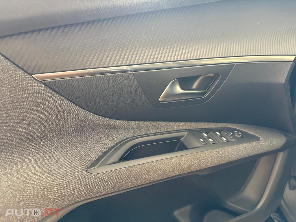 Peugeot 3008 1.5 BlueHDi Active