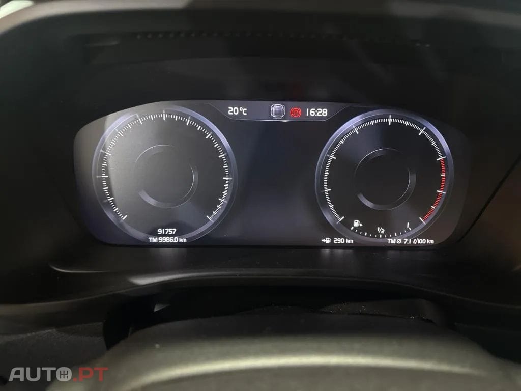 Volvo XC40 1.5 T2 Momentum Core
