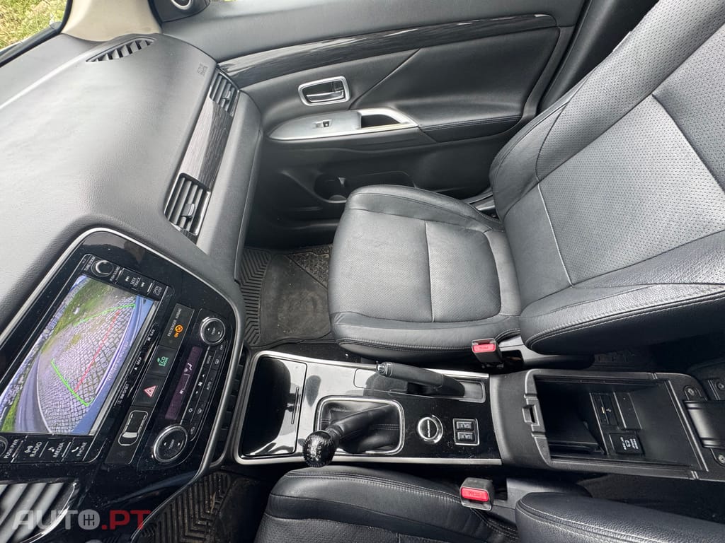 Mitsubishi Outlander 2.2DI-D instyle 2wd