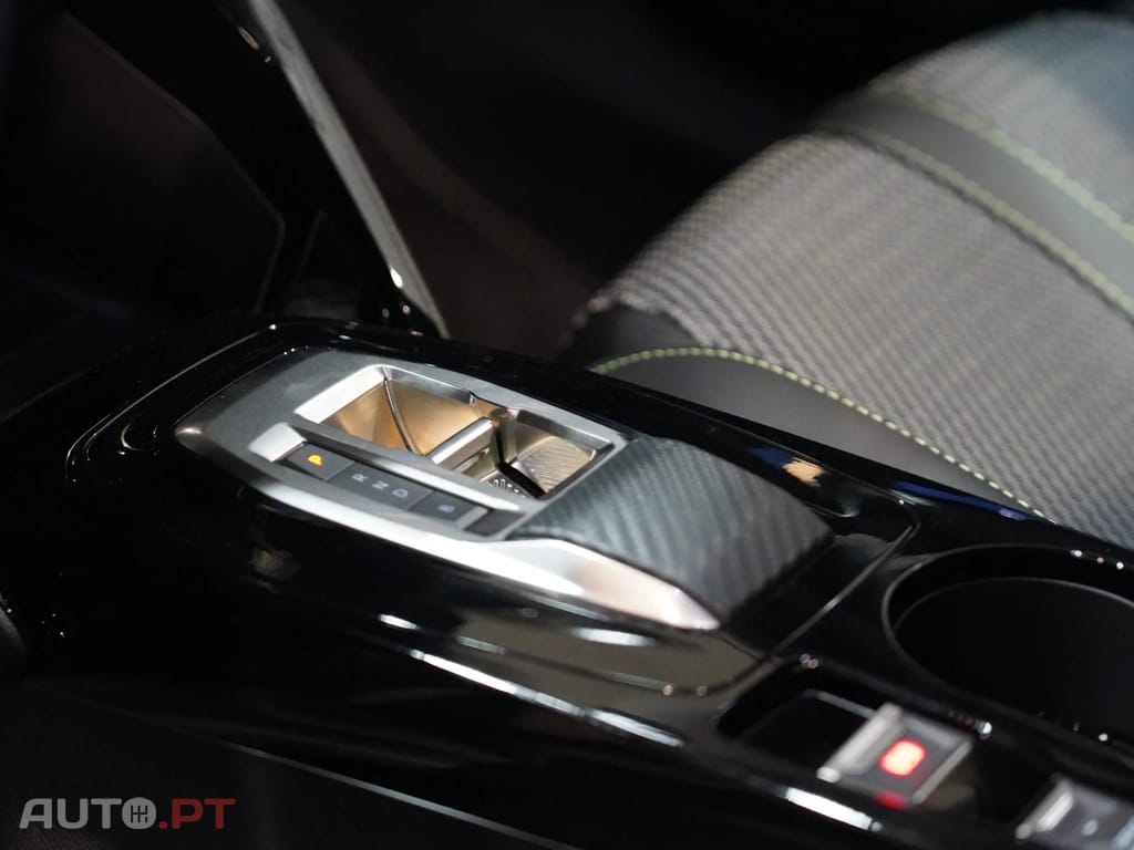 Peugeot E-2008 54 kWh GT