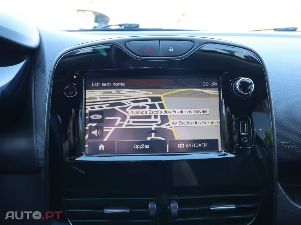 Renault Clio Sport Tourer 1.5 dCi Dynamique S — fotografia 16