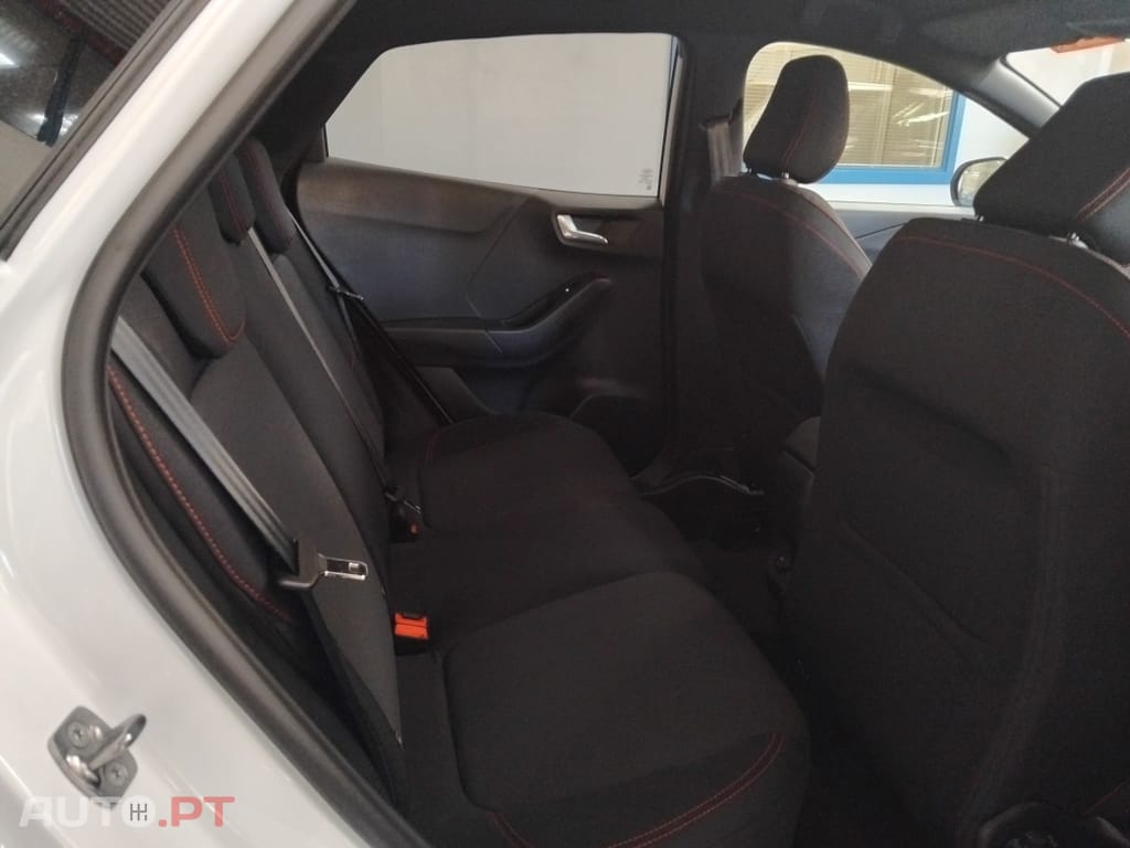 Ford Puma 1.0 EcoBoost mHEV ST-Line