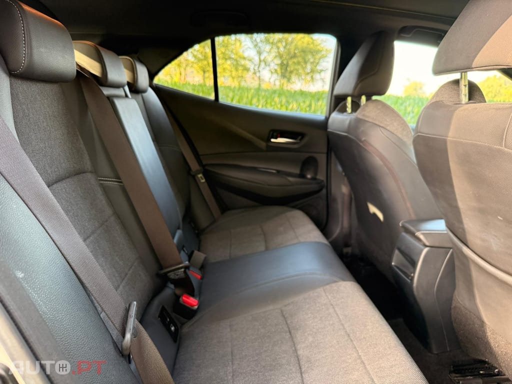 Toyota Corolla 1.8 Hybrid Design