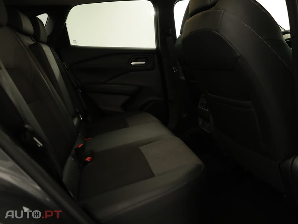 Nissan Qashqai Qashqai 1.3 DIG-T N-Connecta LED Xtronic