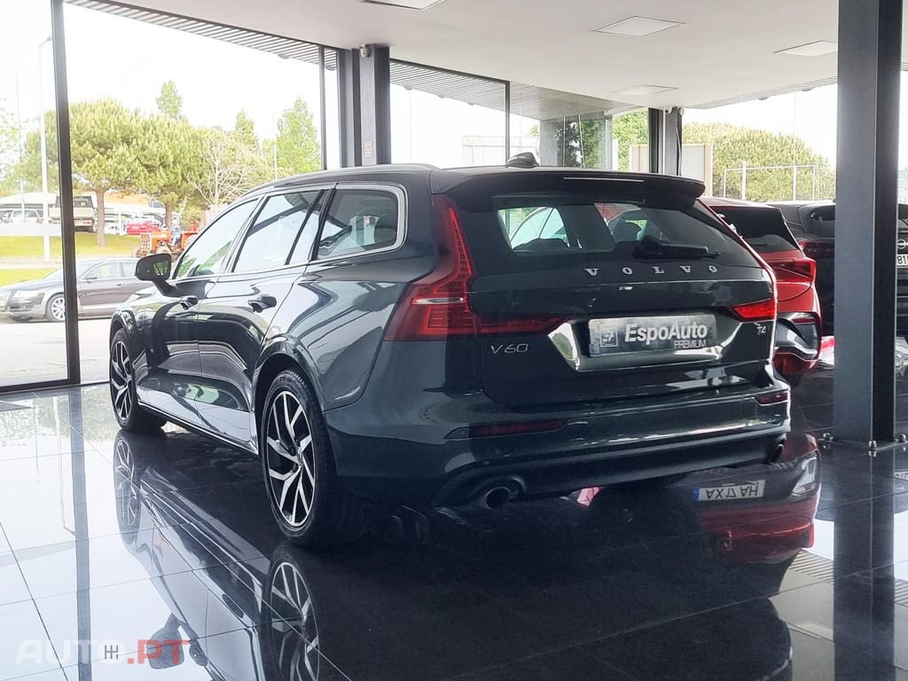 Volvo V60 2.0 T4 Momentum Plus