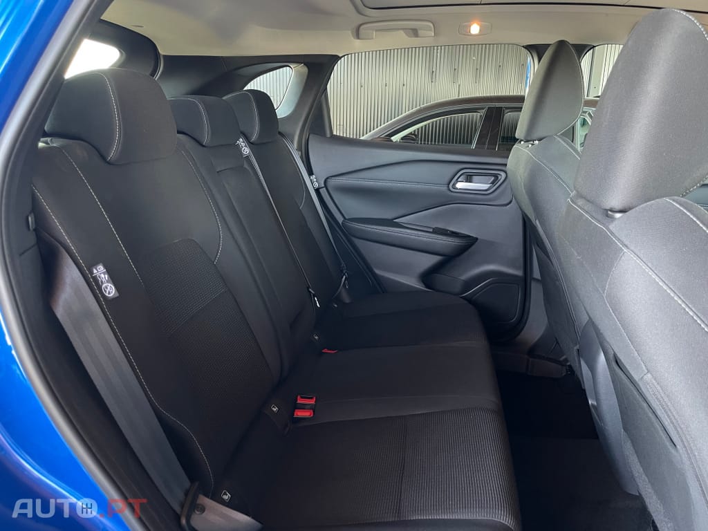 Nissan Qashqai 1.3 DIG-T N-Connecta LED+SKY