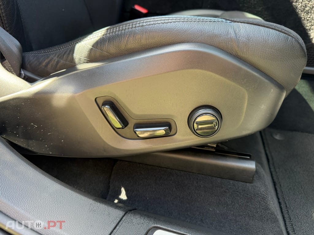 Volvo XC60 2.0 T8 PHEV Momentum Plus AWD