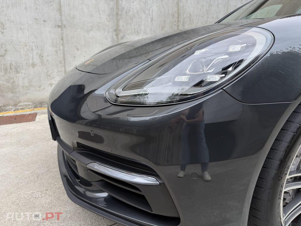 Porsche Panamera 4 E-Hybrid Platinum Edition