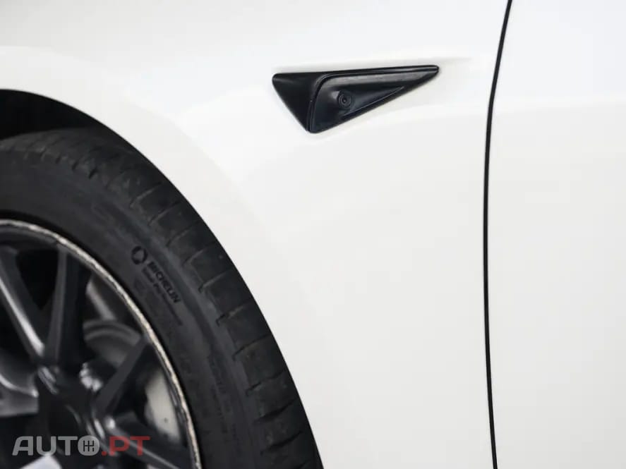 Tesla Model 3 Long Range AWD Dual Motor