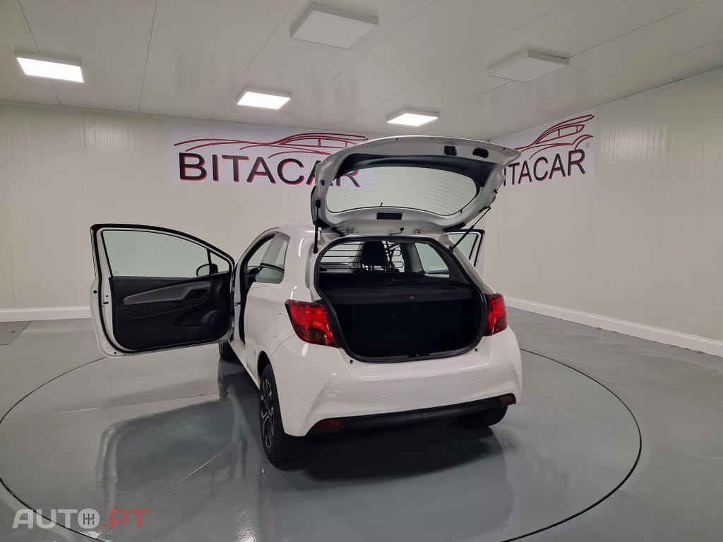 Toyota Yaris BIZZ 1.4 D-4D 90CV IVA DEDUTIVEL