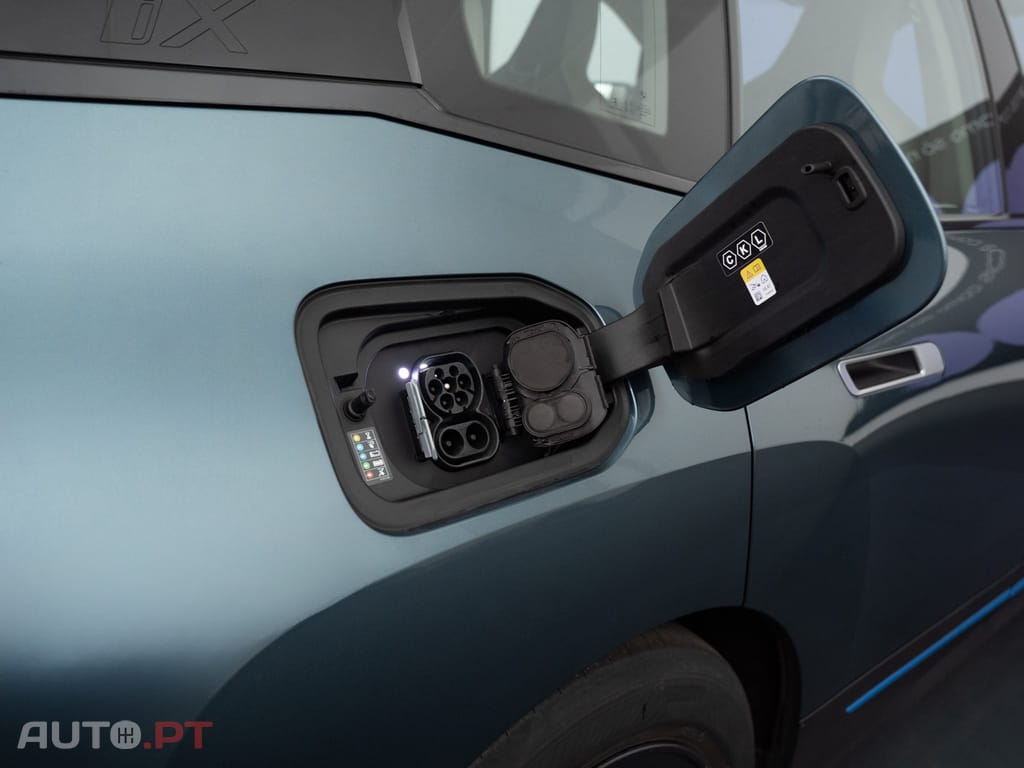 BMW iX xDrive 40
