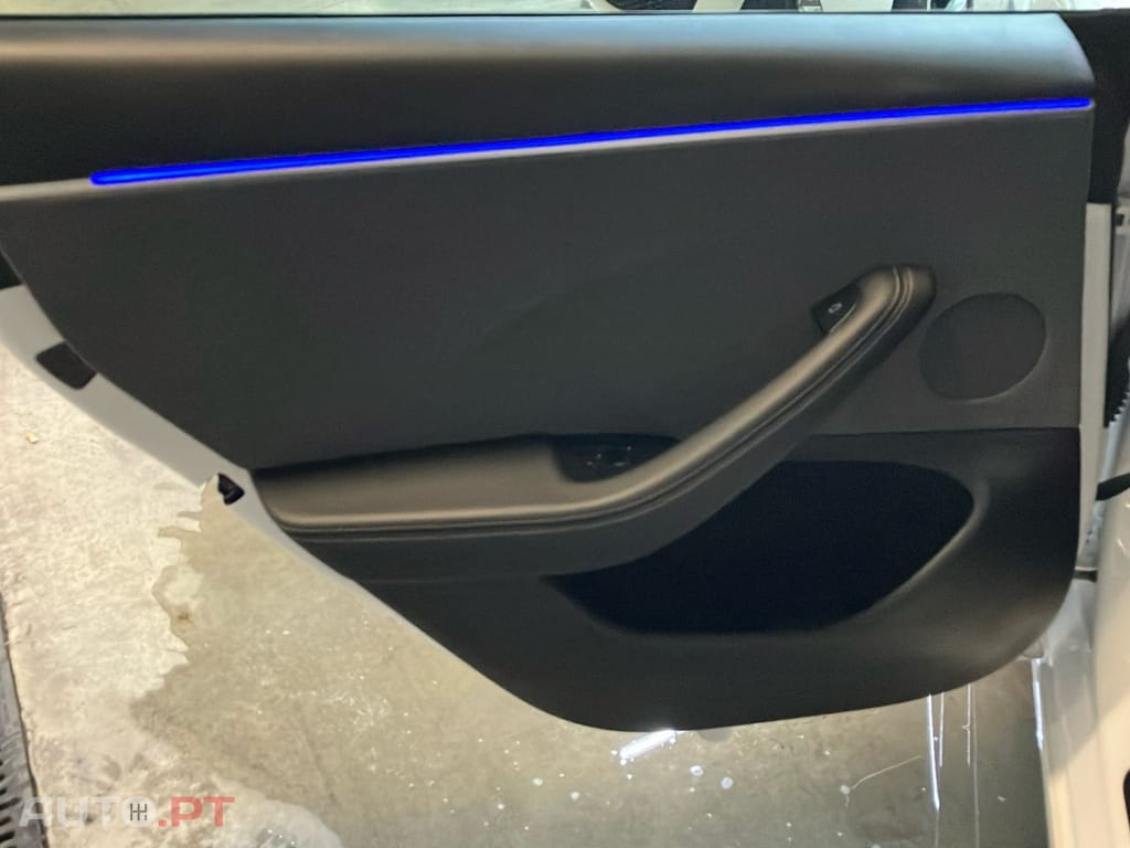Tesla Model 3 Tração Traseira