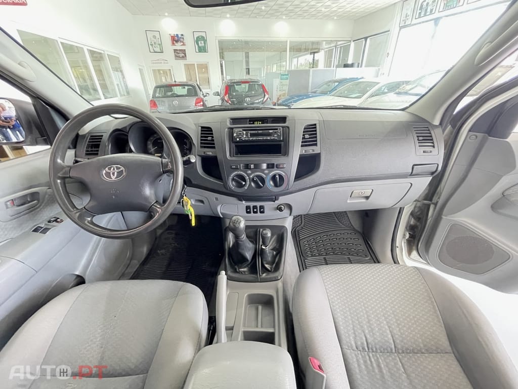 Toyota Hilux 2.5 D-4D 4WD CE CM AC