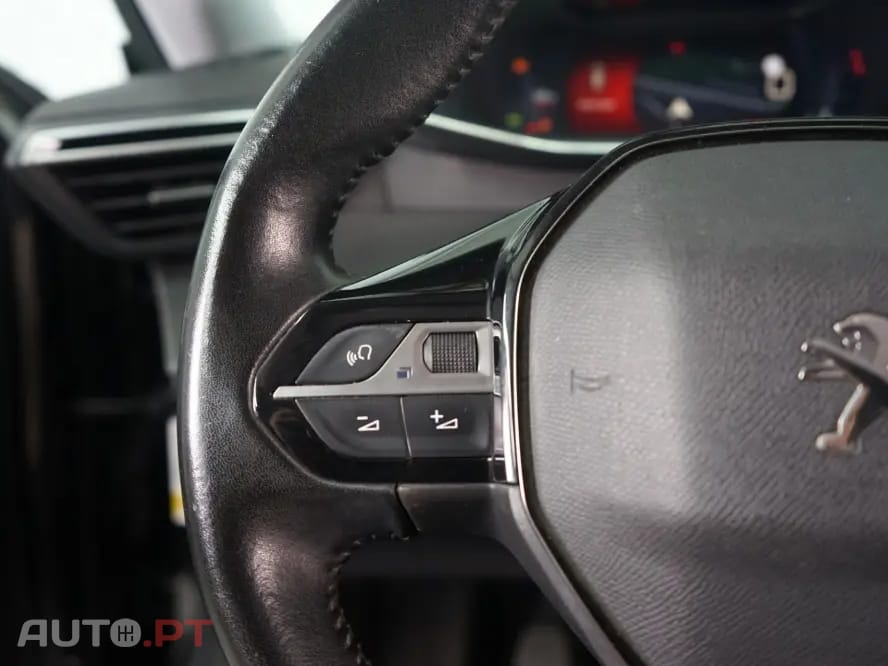 Peugeot 2008 1.2 PureTech Allure