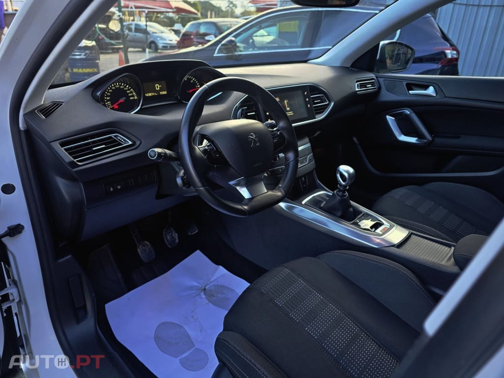 Peugeot 308 1.6 BlueHDi Allure J17