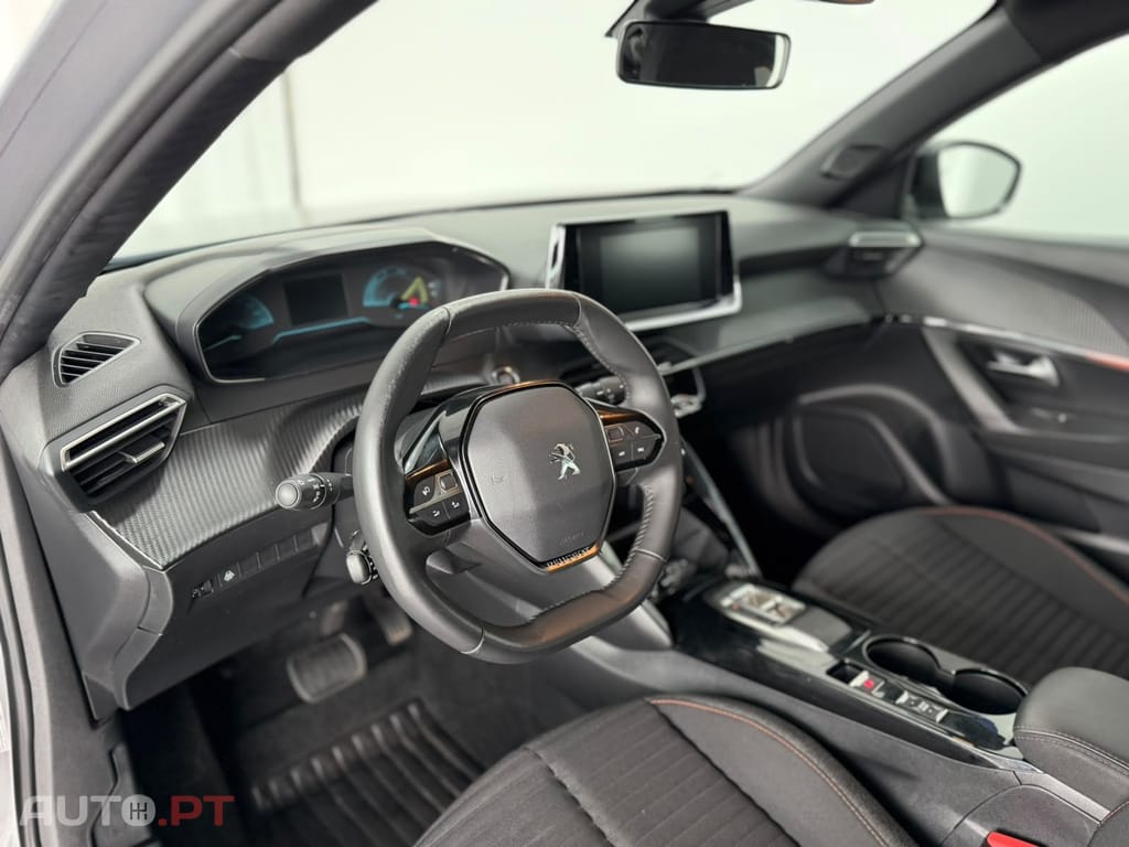 Peugeot E-2008 50 kWh Active