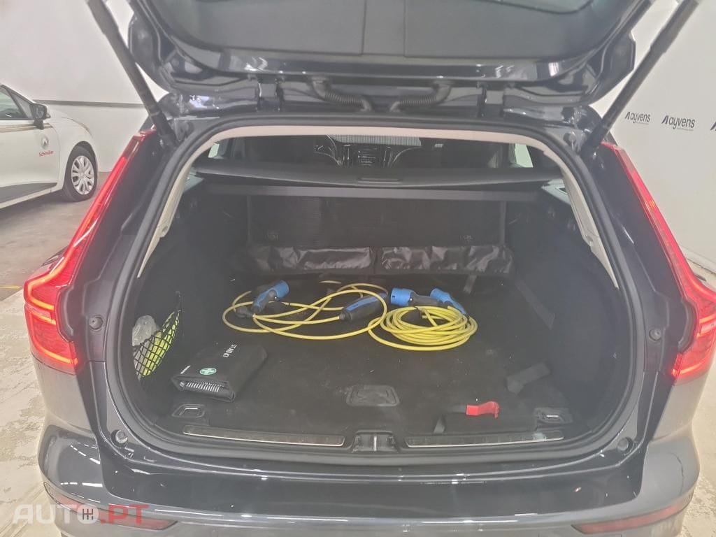 Volvo V60 2.0 T8 AWD TE Momentum Plus