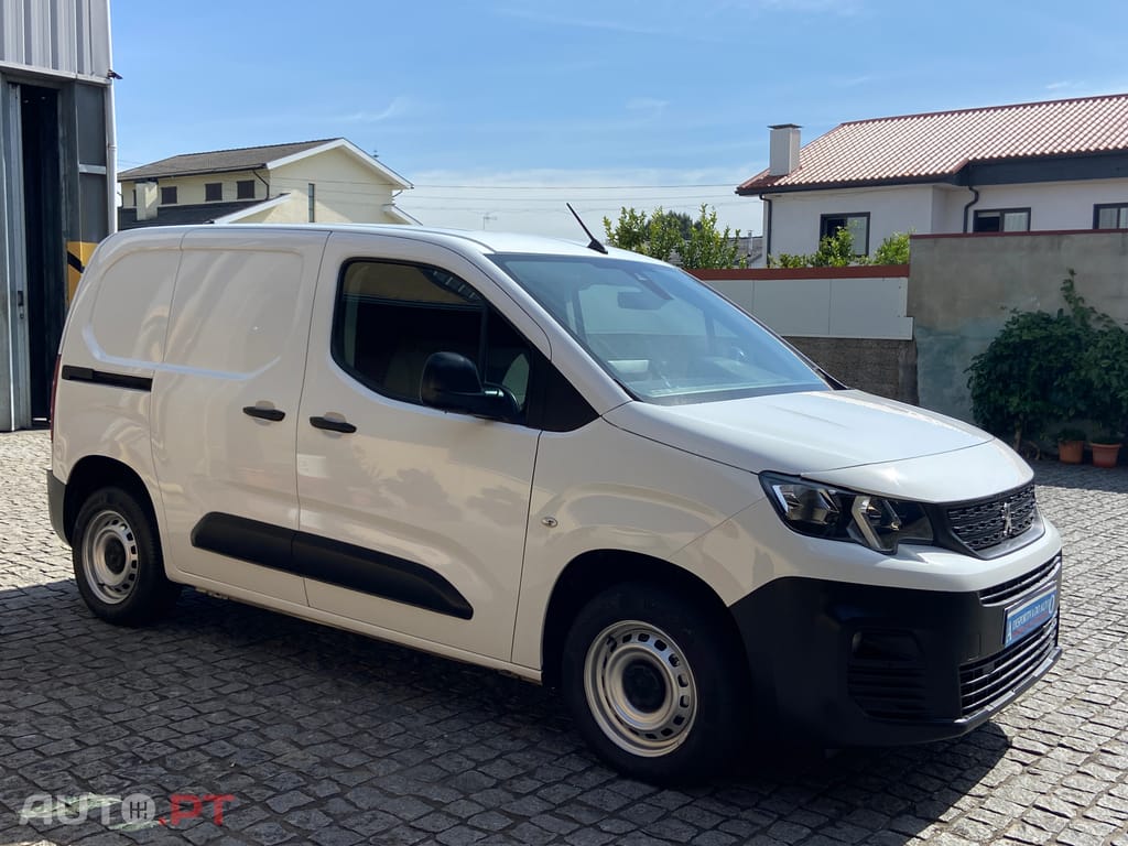 Peugeot Partner 1.6 HDI CarPlay  Só 95 mil kms!! Nacional