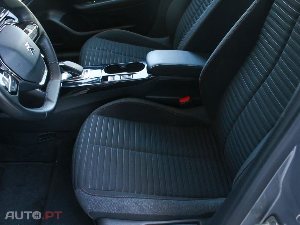 Peugeot E-208 50 kWh Active