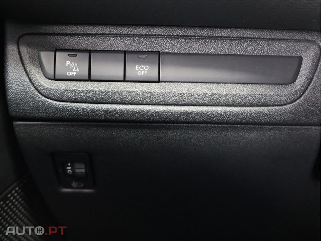 Peugeot 2008 Signature 1.5 BlueHDi 