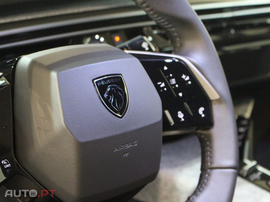 Peugeot 3008 1.2 Hybrid Allure e-DCS6