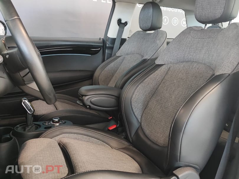 MINI Cooper Cooper SE