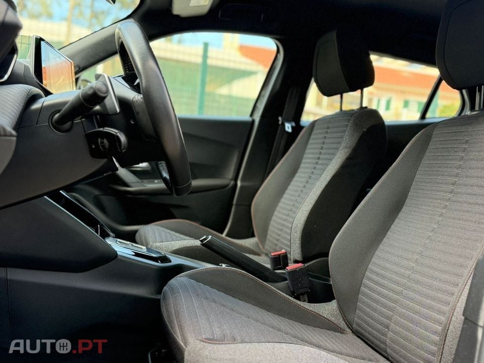 Peugeot 2008 1.5 BlueHDi Active Pack EAT8