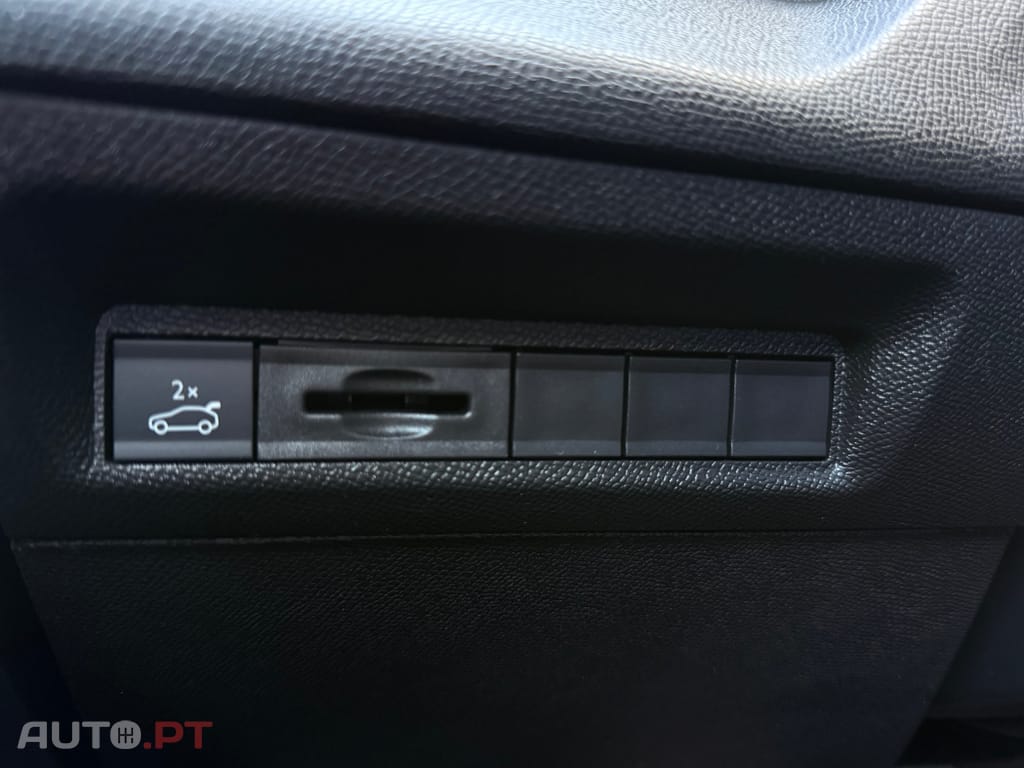 Peugeot 408 1.6 Hybrid GT e-DCS7