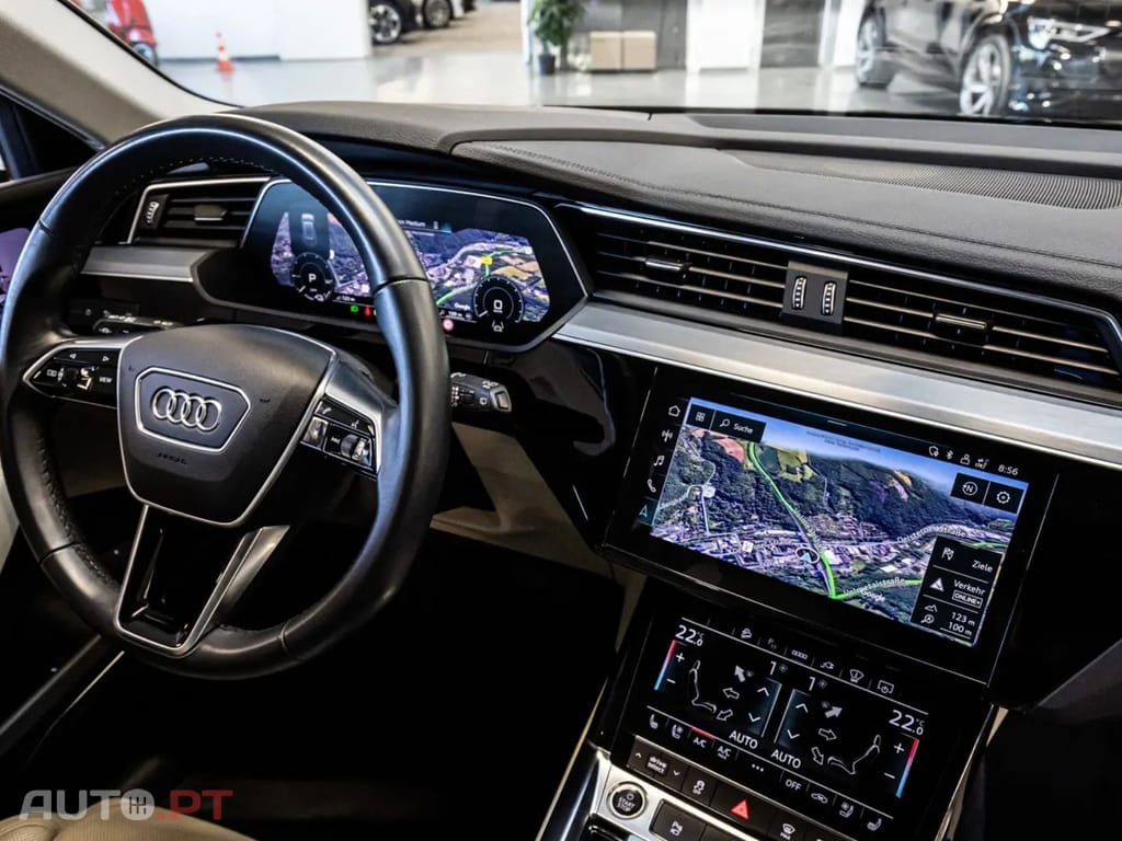 Audi E-Tron I.V.A DEDUTÍVEL 55 Q S LINE
