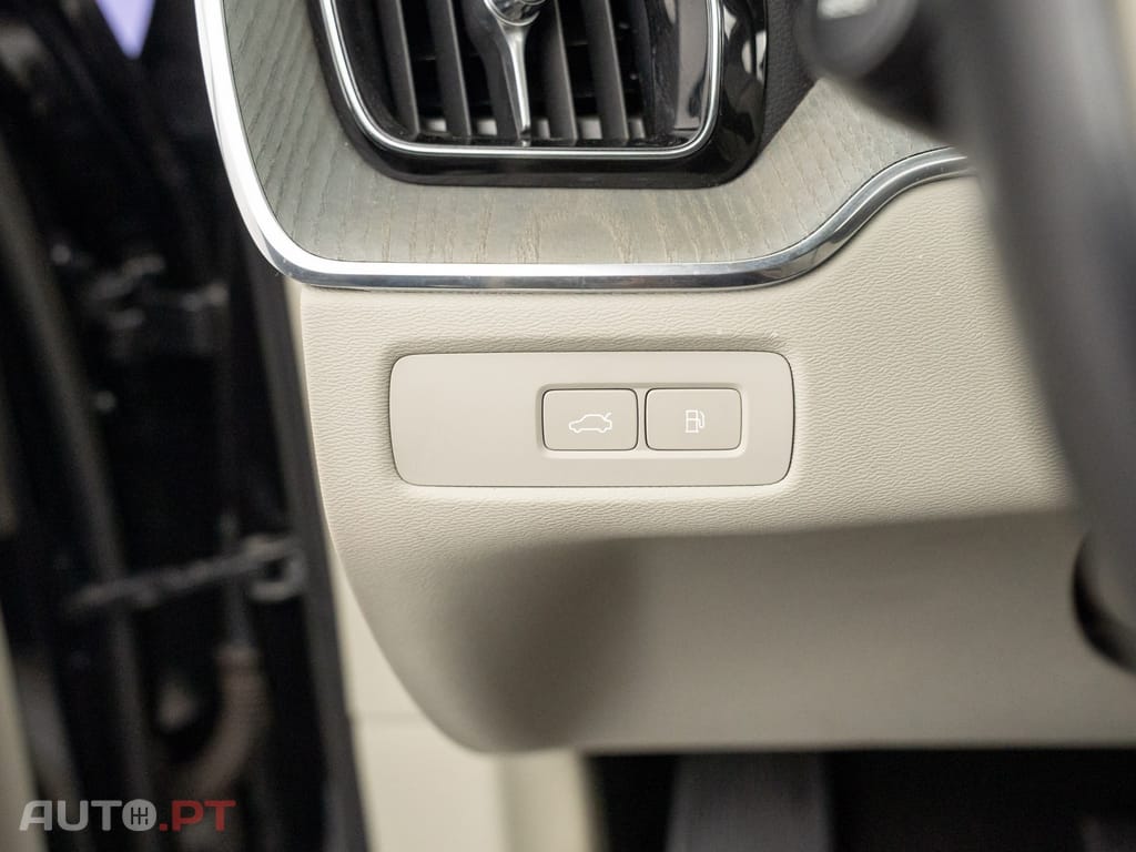 Volvo XC60 2.0 T8 PHEV Ultimate Bright AWD