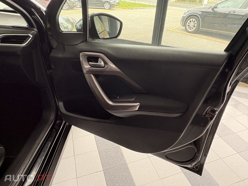 Peugeot 2008 1.2 PureTech Style