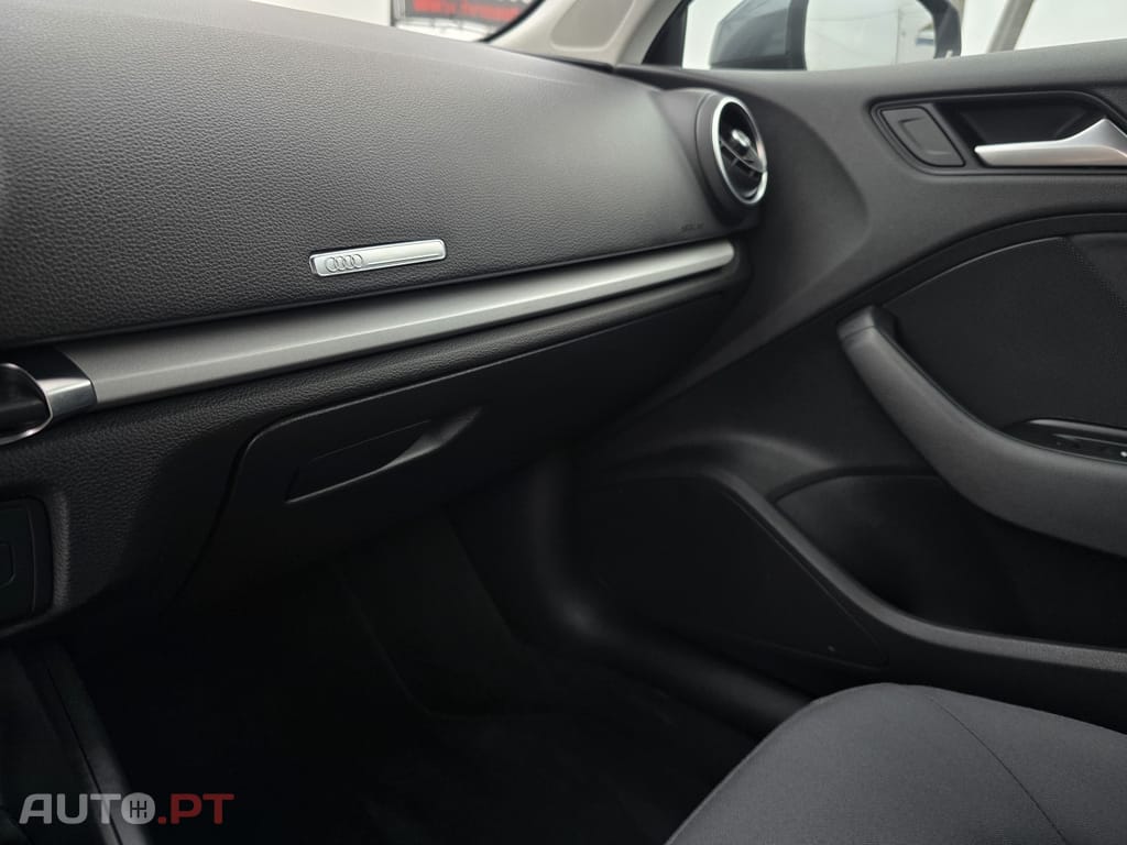 Audi A3 30 TFSI STRONIC