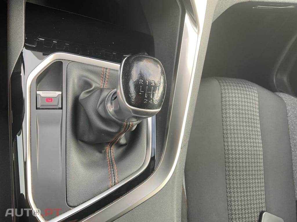 Peugeot 3008 1.5 BlueHDi Active