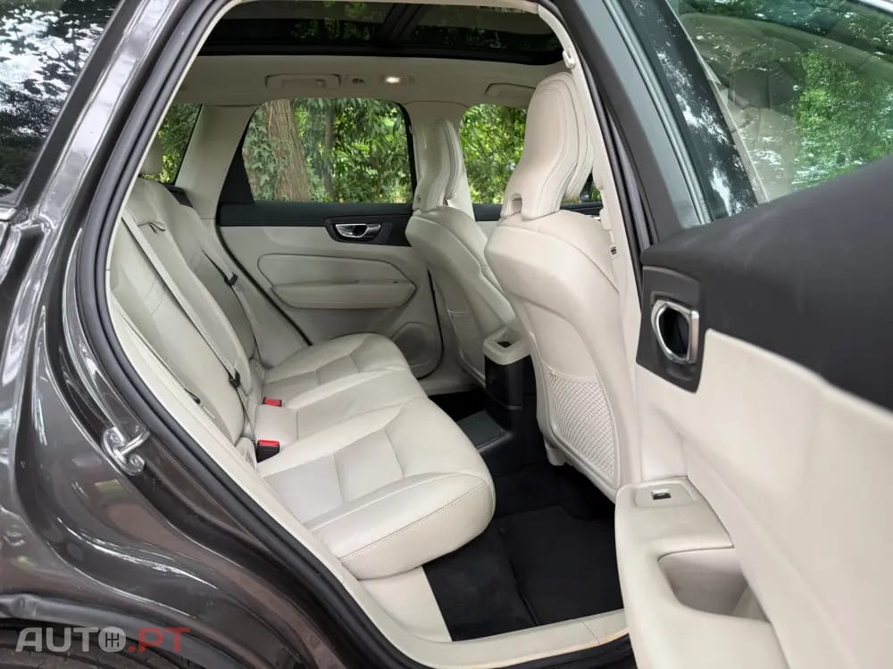 Volvo XC60 2.0 T6 PHEV Inscription Expression AWD