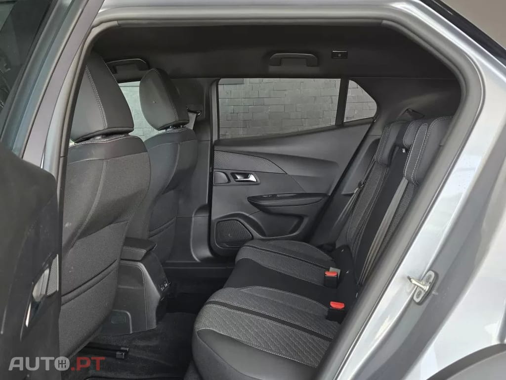 Peugeot E-2008 54 kWh Allure