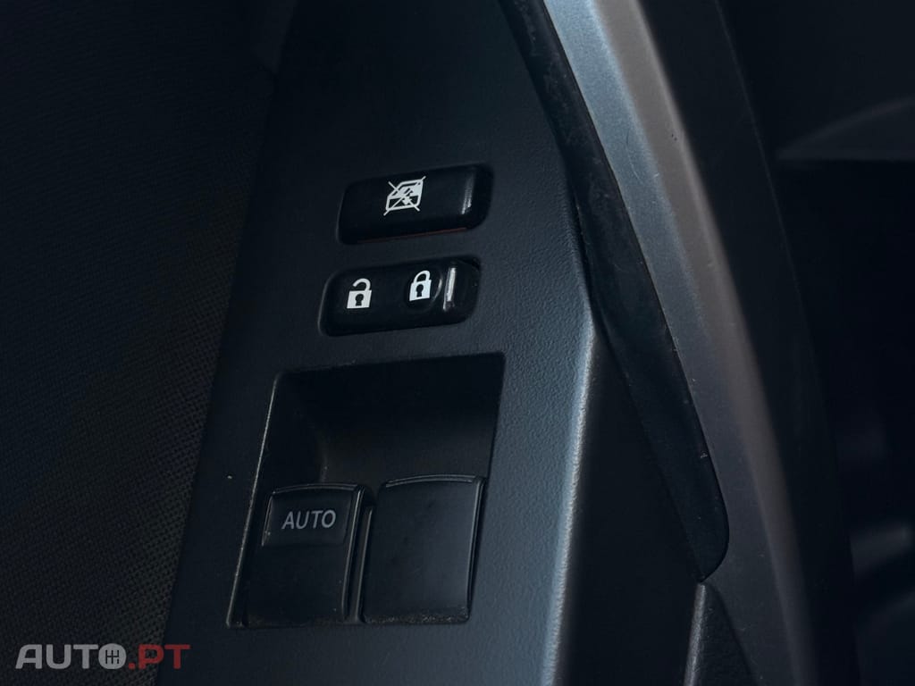 Toyota Auris Outro