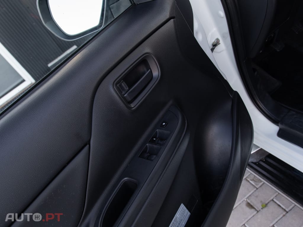 Mitsubishi L200 2.3 DI-D CD Invite 4WD
