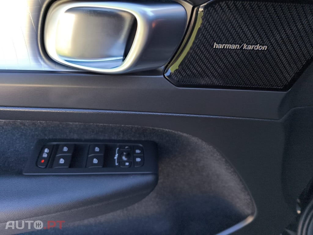 Volvo XC40 2.0 D3 Momentum Plus