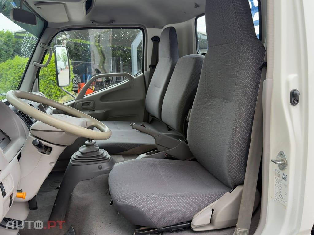 Toyota Dyna 4.6  PESADA 7.5 BASCULA