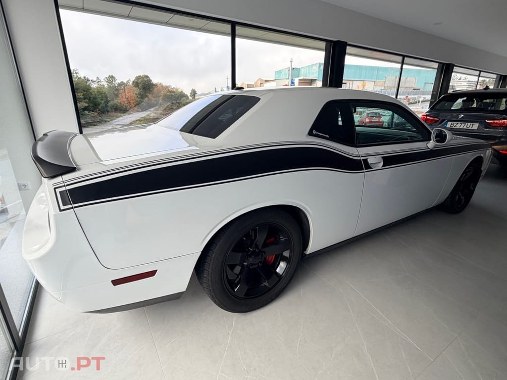 Dodge Challenger Auto SXT Plus