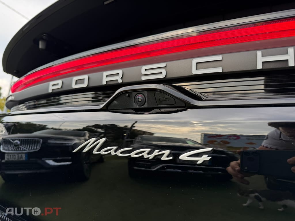Porsche Macan Electric 4