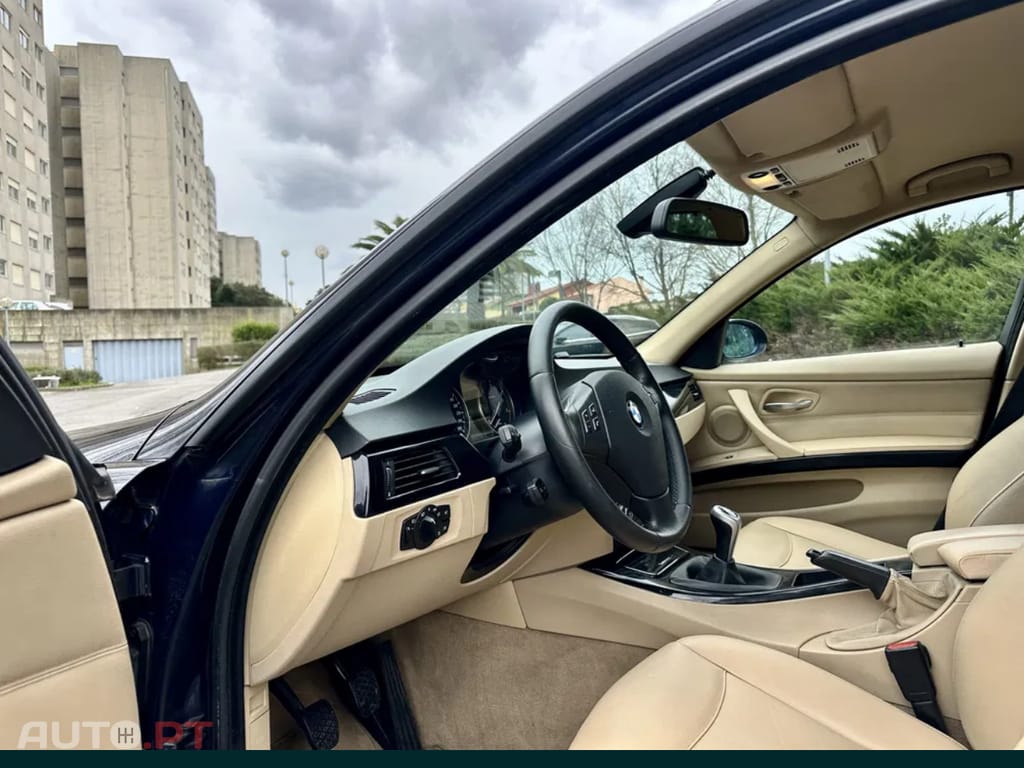 BMW 320 320D Touring Sport