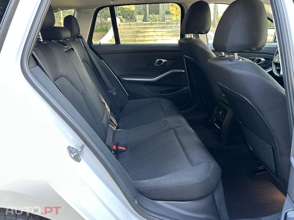 BMW 330 e Touring Corporate Edition Auto