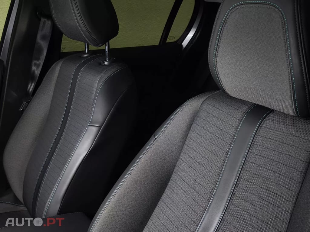 Peugeot 208 PureTech 100 EAT8 Allure Pack