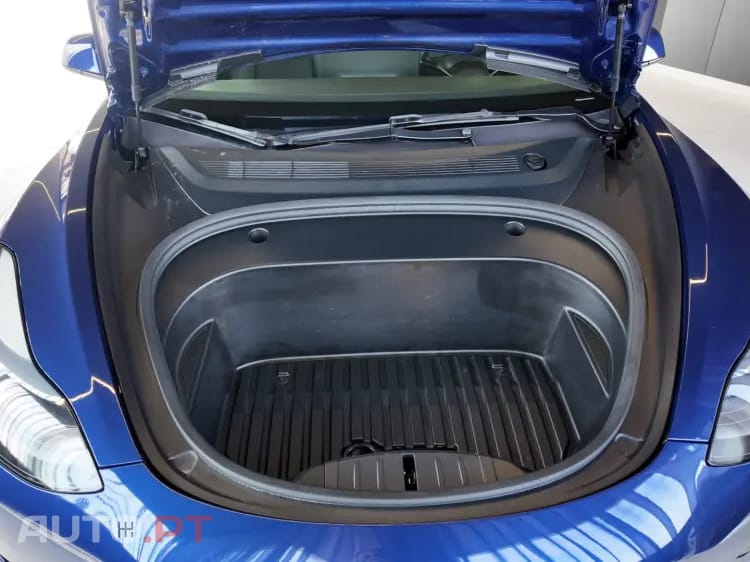 Tesla Model 3 Standard Range Plus RWD