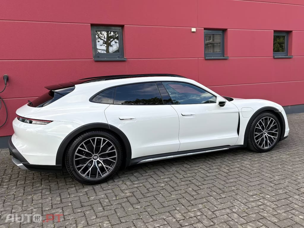 Porsche Taycan CT 4