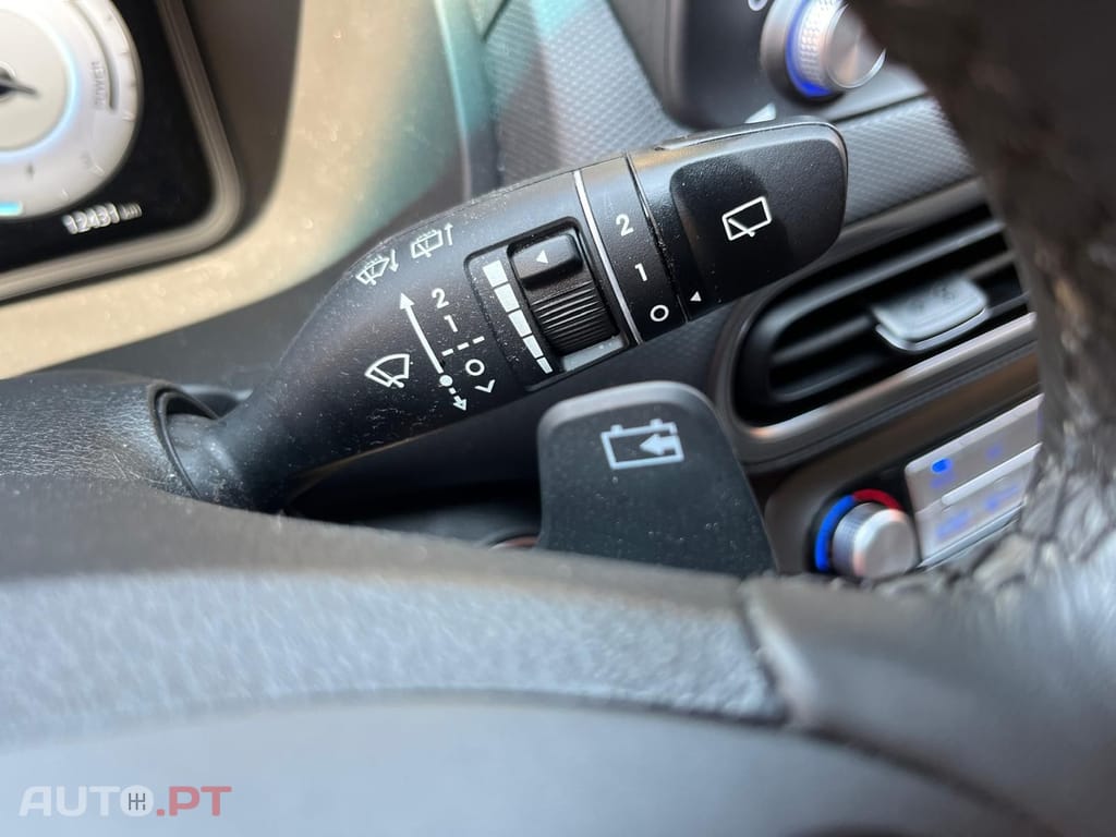 Hyundai Kauai Select I.V.A DEDUTIVEL  