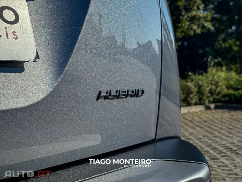 Peugeot 2008 1.2 Hybrid Allure e-DCS6