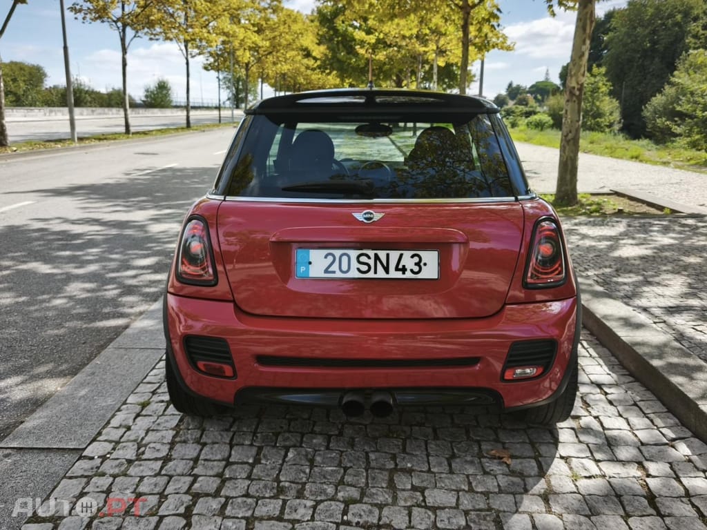 MINI Cooper John Cooper Works