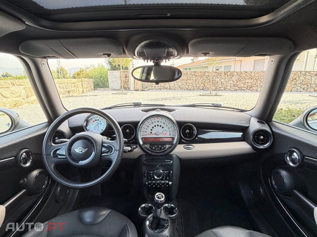 MINI Cooper One Baker Street